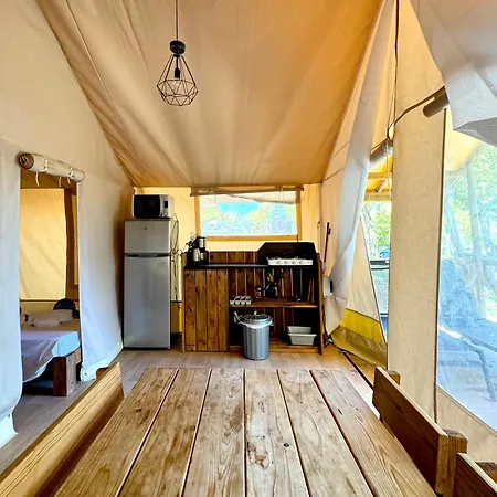 Village Mar Y Sierra キャンプ場 *
